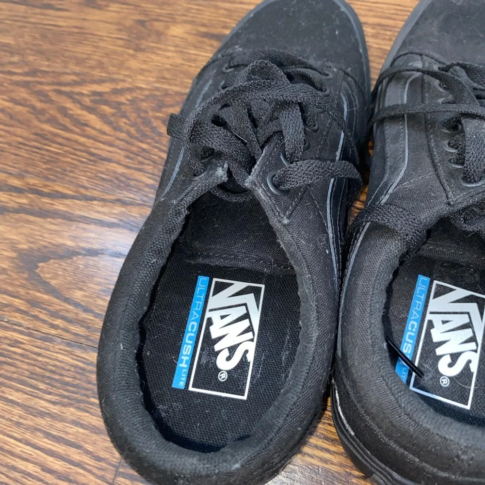 Vans - Picture 3 of 3